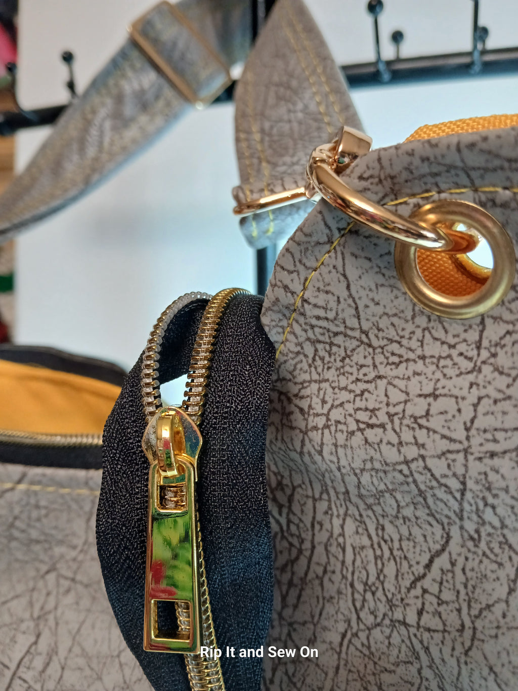 Yellowstone double side hobo bag gold