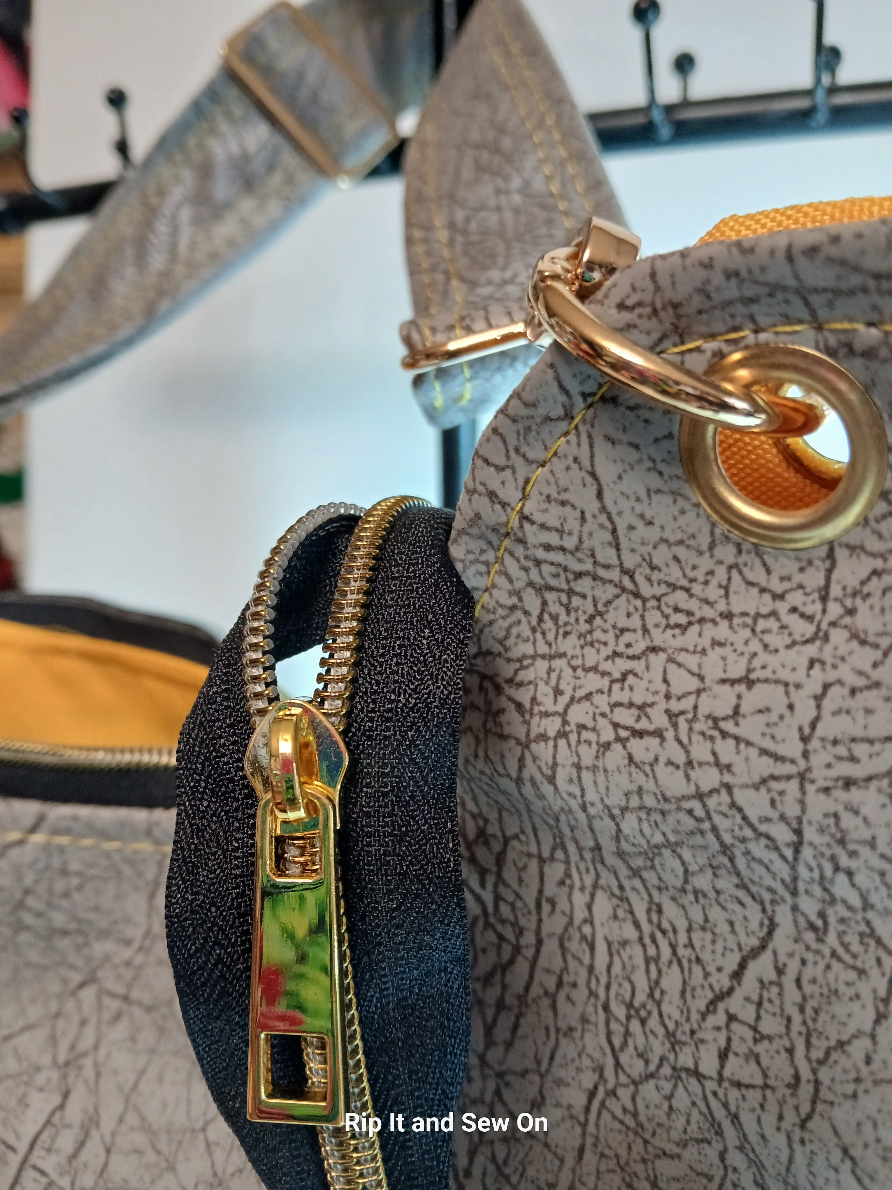 Yellowstone double side hobo bag gold