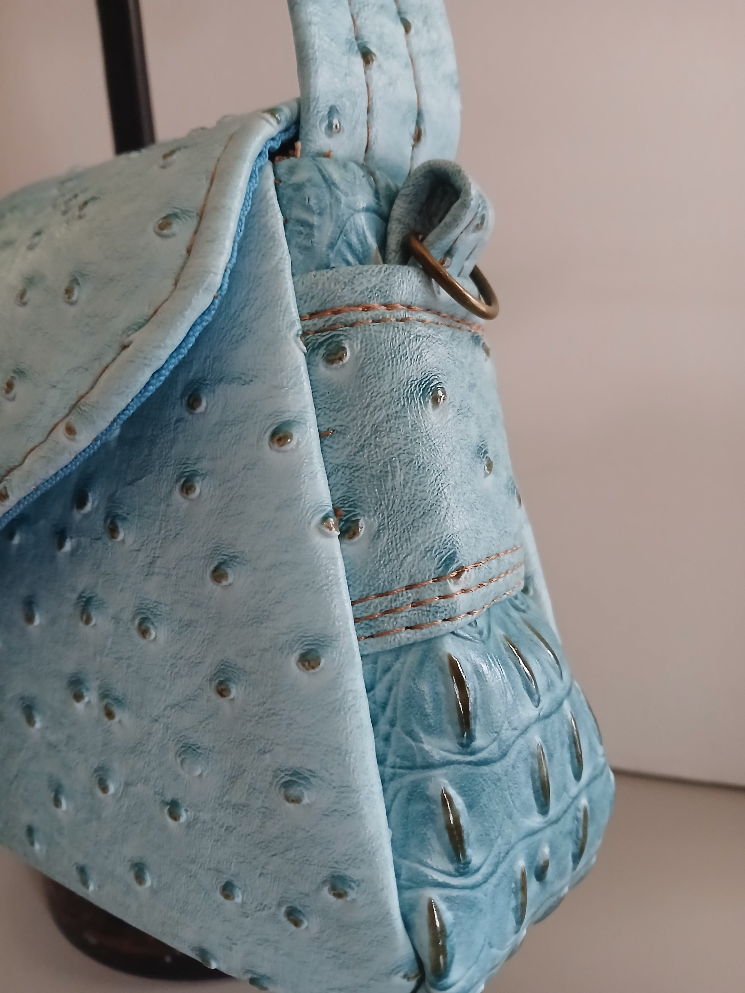 Aqua crocodile Makayla
